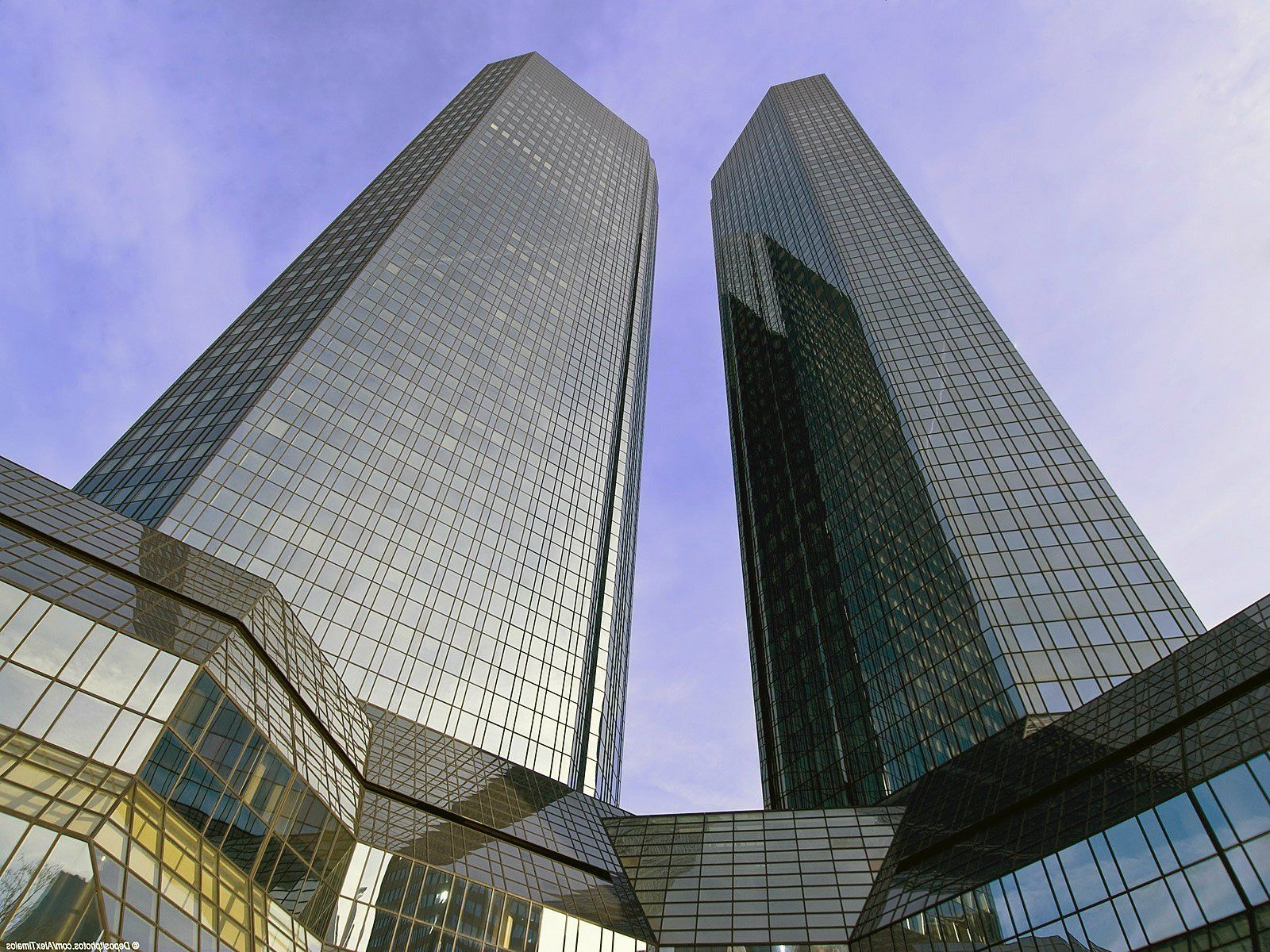 Diferentes canais de marketing online 6